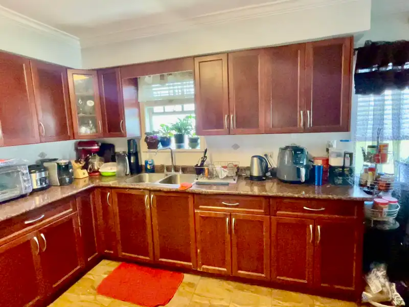 318 HAMPTON STREET - photo 3 of 11