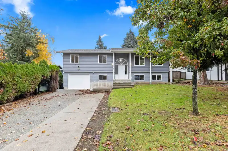 3782 LINDSAY STREET - photo 1 of 40