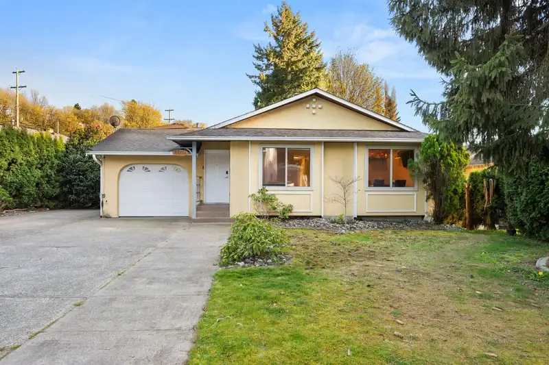 35186 SKEENA AVENUE - photo 2 of 30