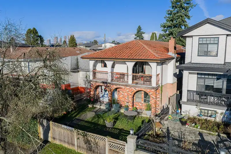 557 E 58TH AVENUE - photo 1 of 22