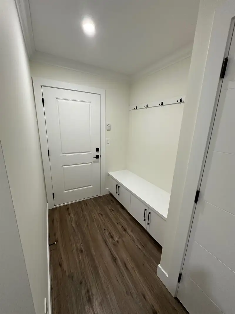 29 1115 ROMA AVENUE - photo 3 of 35