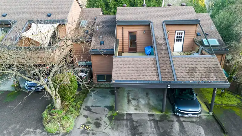216 CAMBRIDGE WAY - photo 2 of 39