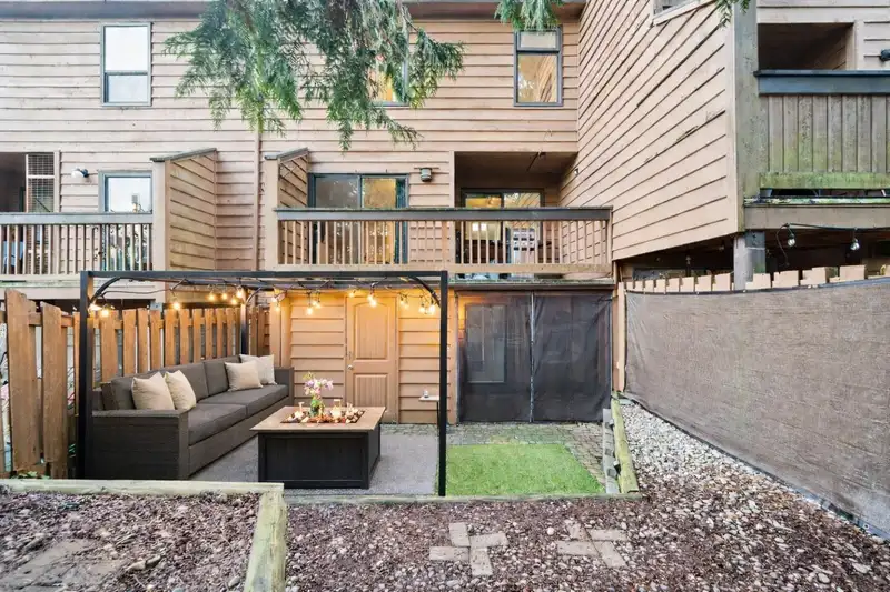 216 CAMBRIDGE WAY - photo 3 of 39