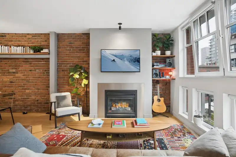 401 1072 HAMILTON STREET - photo 3 of 40