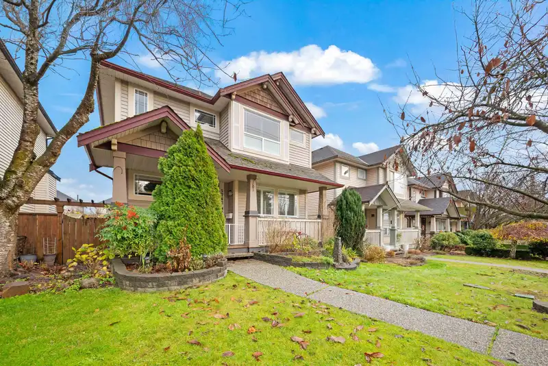5742 148 STREET - photo 3 of 40