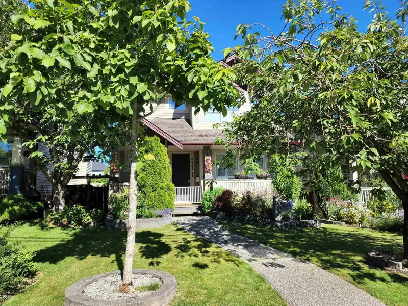5742 148 STREET - photo 4 of 40