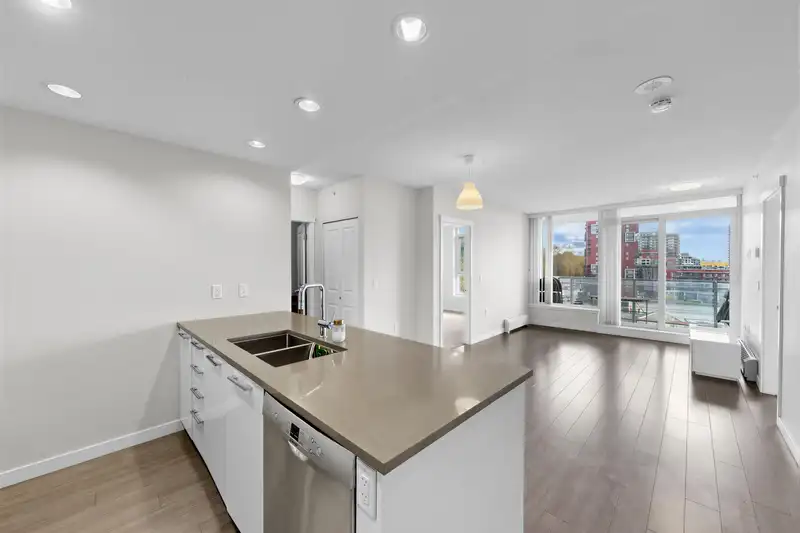 901 3281 E KENT AVENUE NORTH - photo 2 of 18