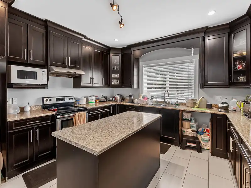 819 CLEARBROOK ROAD - photo 4 of 35