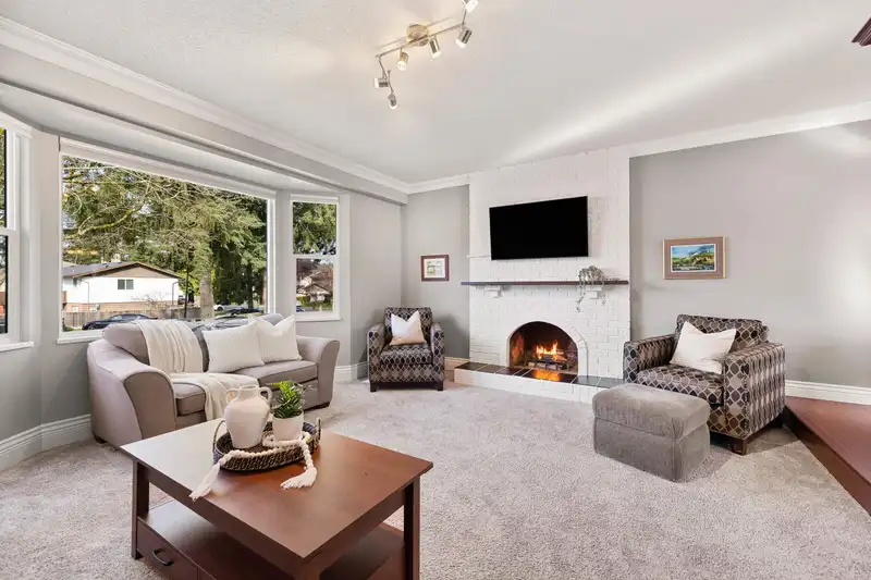 11762 80A AVENUE - photo 4 of 40