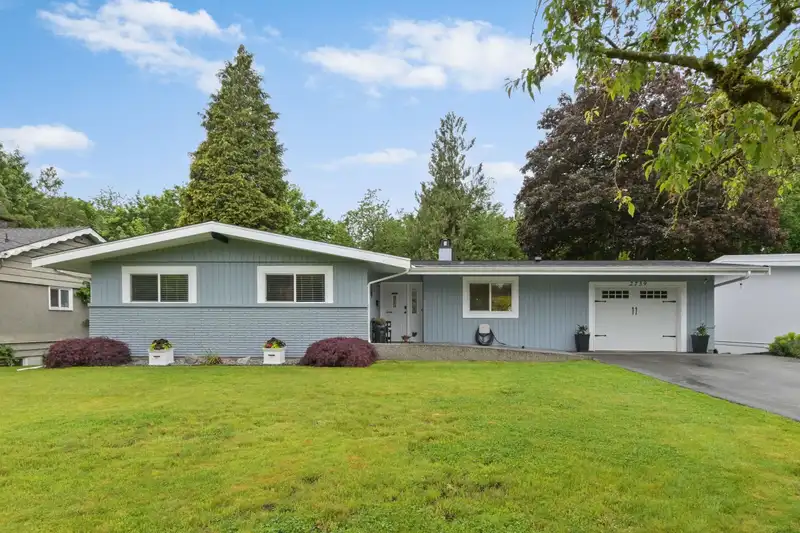 2739 SHEFFIELD WAY - photo 1 of 30