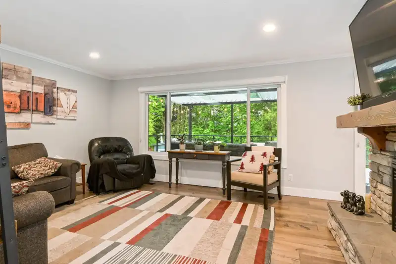 2739 SHEFFIELD WAY - photo 3 of 30