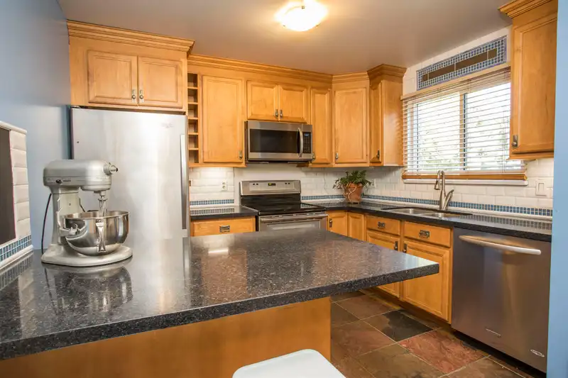 1 12101 SCHMIDT CRESCENT - photo 2 of 31