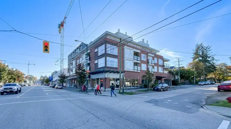 306 2008 BAYSWATER STREET - photo 1 of 1