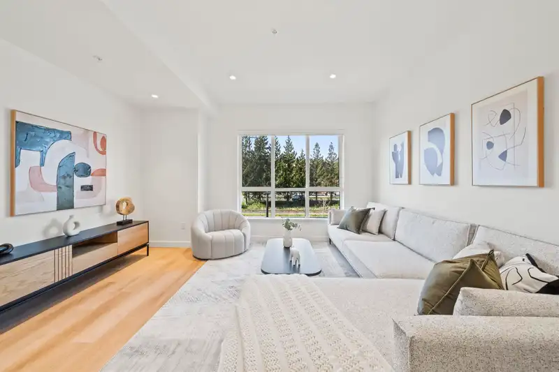 144 388 DUNCAN STREET - photo 1 of 32