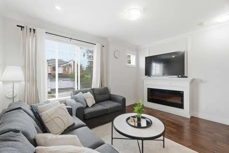 17 8747 162 STREET - photo 4 of 37