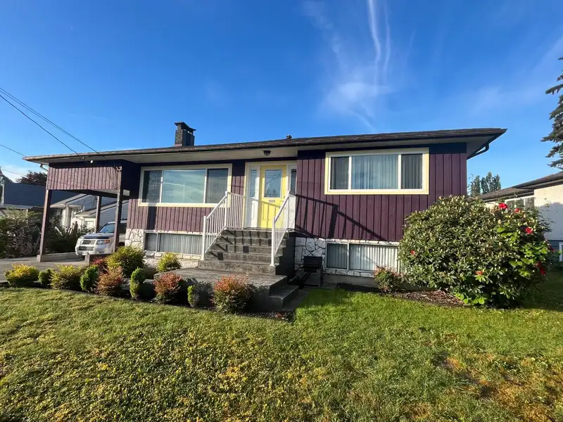 21776 MOUNTAINVIEW CRESCENT - photo 1 of 40