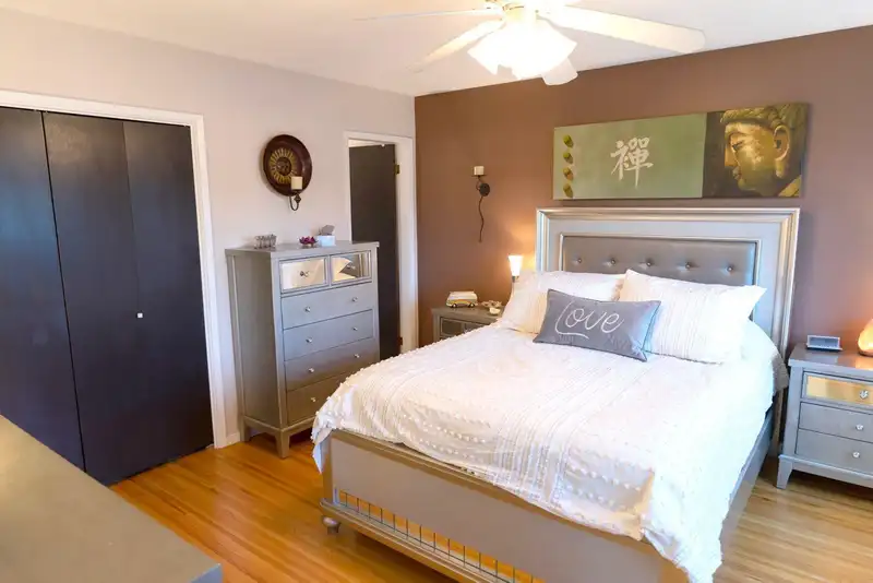 21776 MOUNTAINVIEW CRESCENT - photo 3 of 40