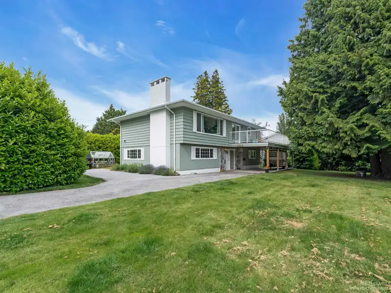 4865 11A AVENUE - photo 1 of 32