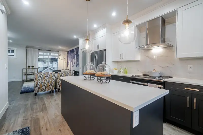 54 13898 64 AVENUE - photo 3 of 13
