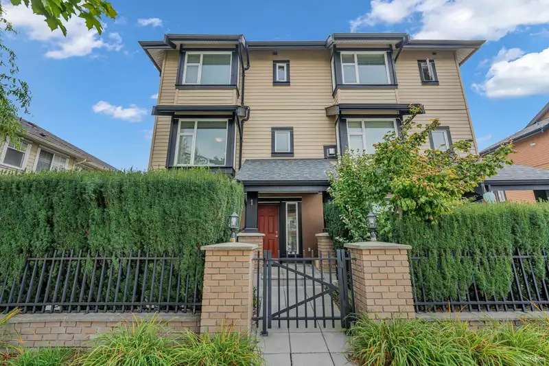 1 4766 55B STREET - photo 2 of 30