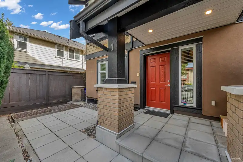 1 4766 55B STREET - photo 3 of 30