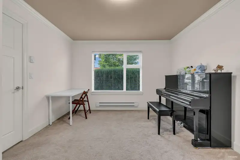 1 4766 55B STREET - photo 4 of 30