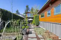 626 E 22 AVENUE - thumbnail 32