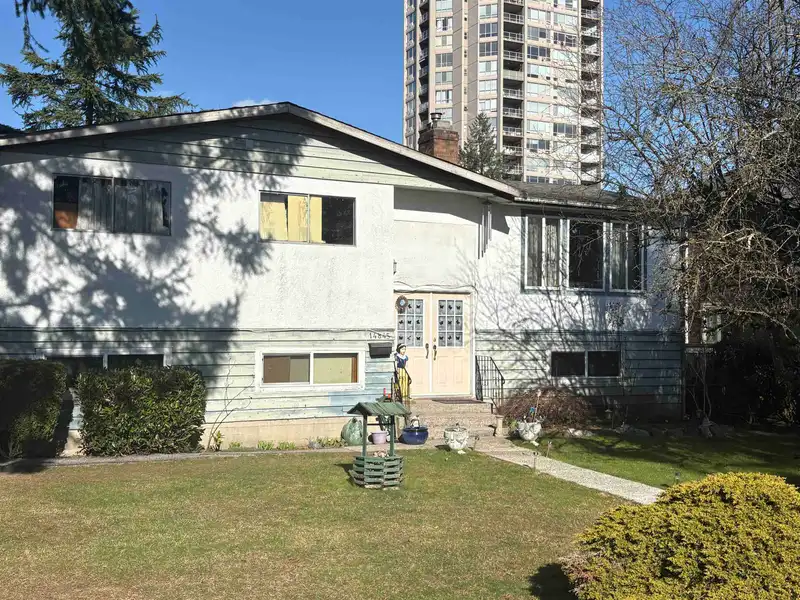 14845 103 AVENUE - photo 1 of 29