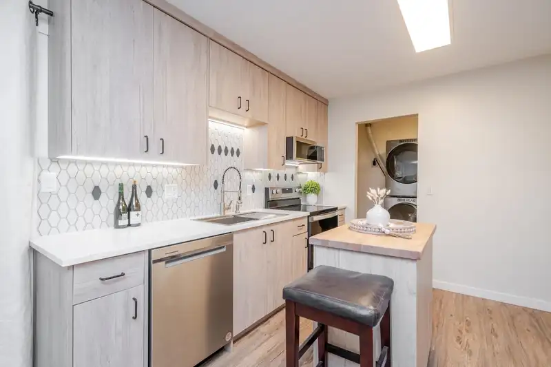 34843 LABURNUM AVENUE - photo 2 of 32