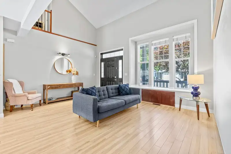21674 93 AVENUE - photo 3 of 38