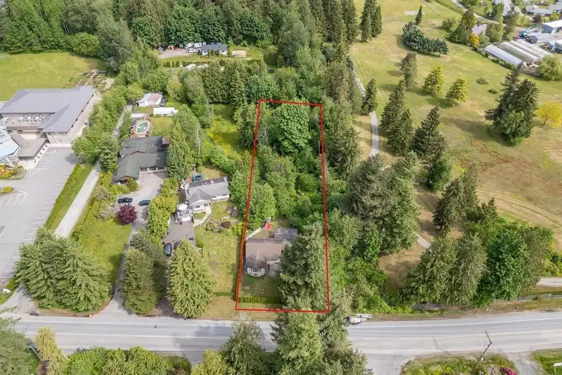 33581 DEWDNEY TRUNK ROAD - photo 4 of 40