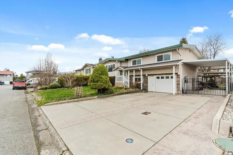 46675 OSBORNE ROAD - photo 2 of 23
