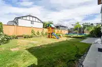 8736 140A STREET - thumbnail 26