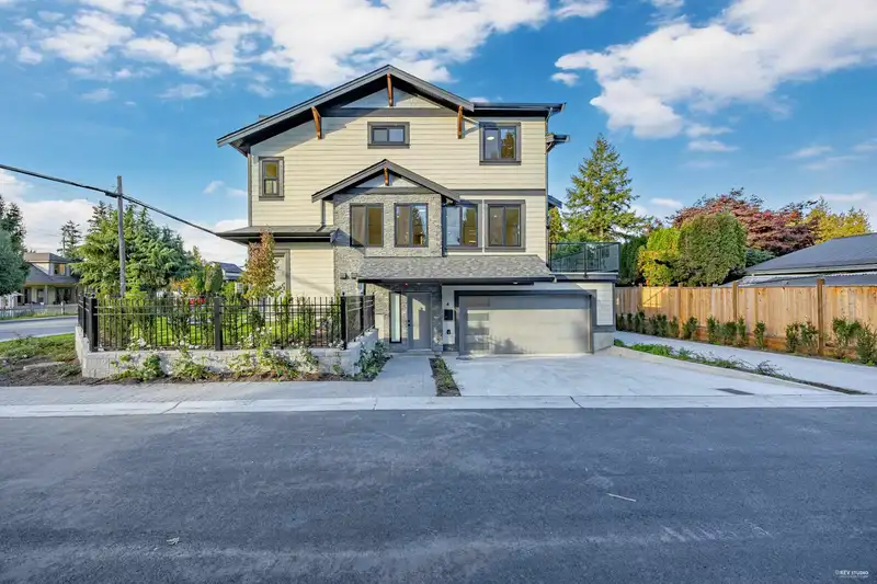 4 11384 207 STREET - photo 1 of 40