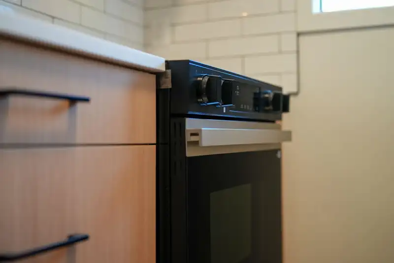 306 1526 GEORGE STREET - photo 4 of 39