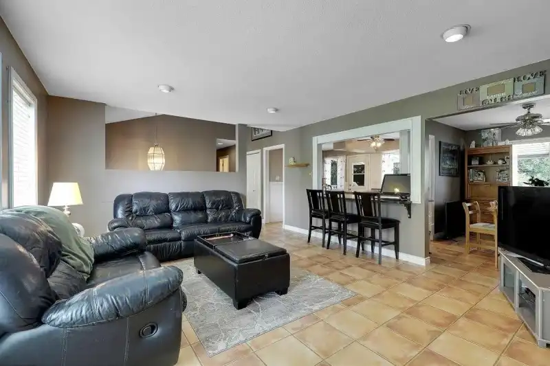 9230 212B STREET - photo 4 of 40