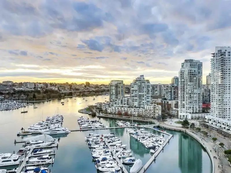2706 1033 MARINASIDE CRESCENT - photo 1 of 40