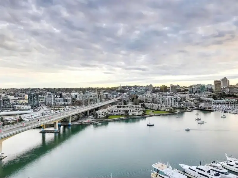 2706 1033 MARINASIDE CRESCENT - photo 3 of 40
