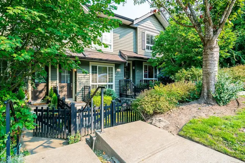 18 21867 50 AVENUE - photo 3 of 33
