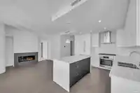 2304 1588 JOHNSTON ROAD - thumbnail 14