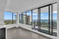 2304 1588 JOHNSTON ROAD - thumbnail 10