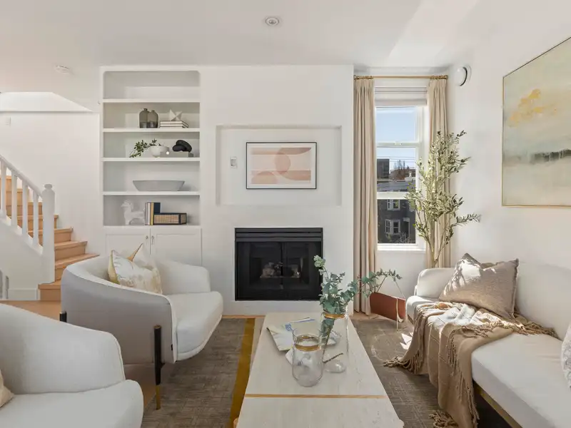 210 655 W 7TH AVENUE - photo 4 of 40