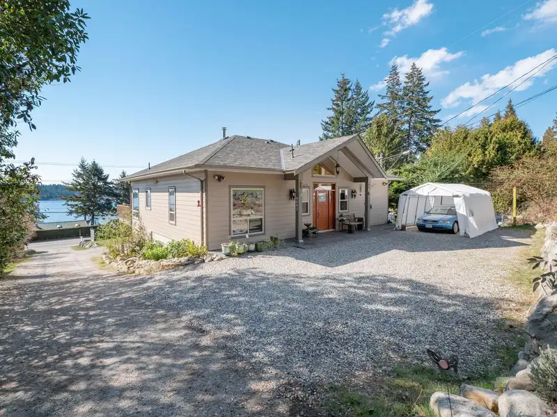 6682 SUNSHINE COAST HIGHWAY - photo 3 of 36