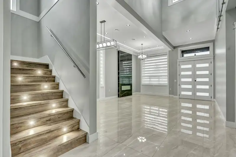 17247 59 AVENUE - photo 2 of 40