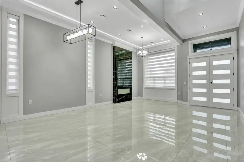 17247 59 AVENUE - photo 4 of 40