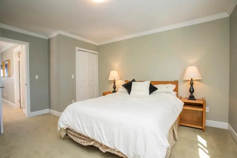 21053 83 AVENUE - photo 3 of 40