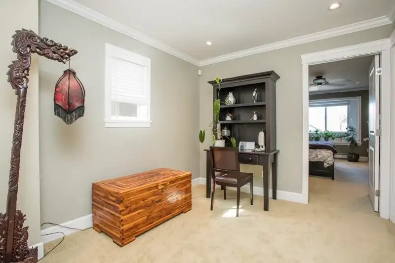 21053 83 AVENUE - photo 4 of 40