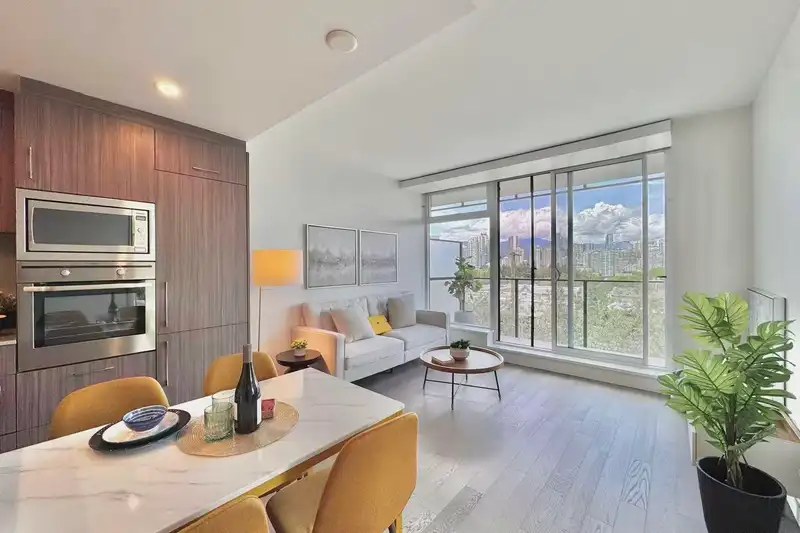 504 2411 HEATHER STREET - photo 1 of 8