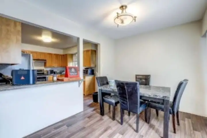 10926 80 AVENUE - photo 4 of 14
