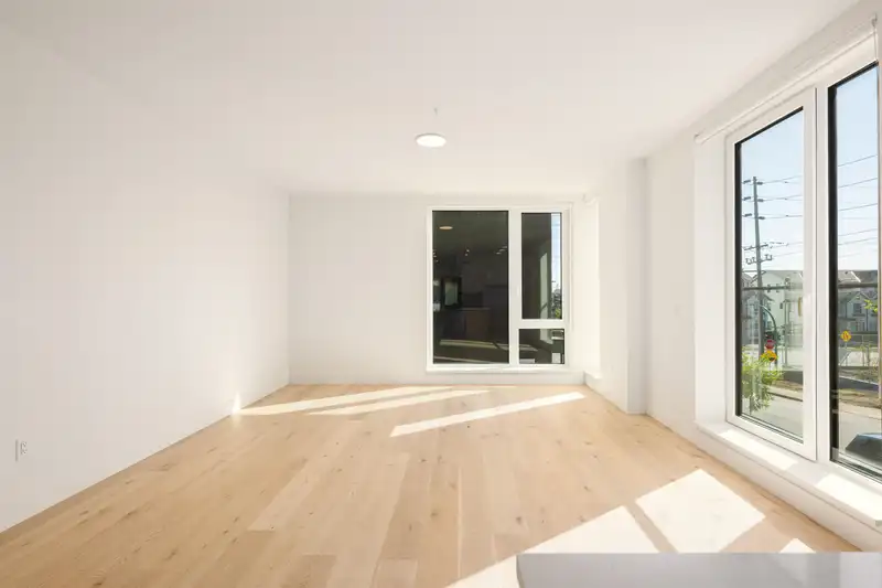TH6 324 E RIDGEWAY AVENUE - photo 3 of 39